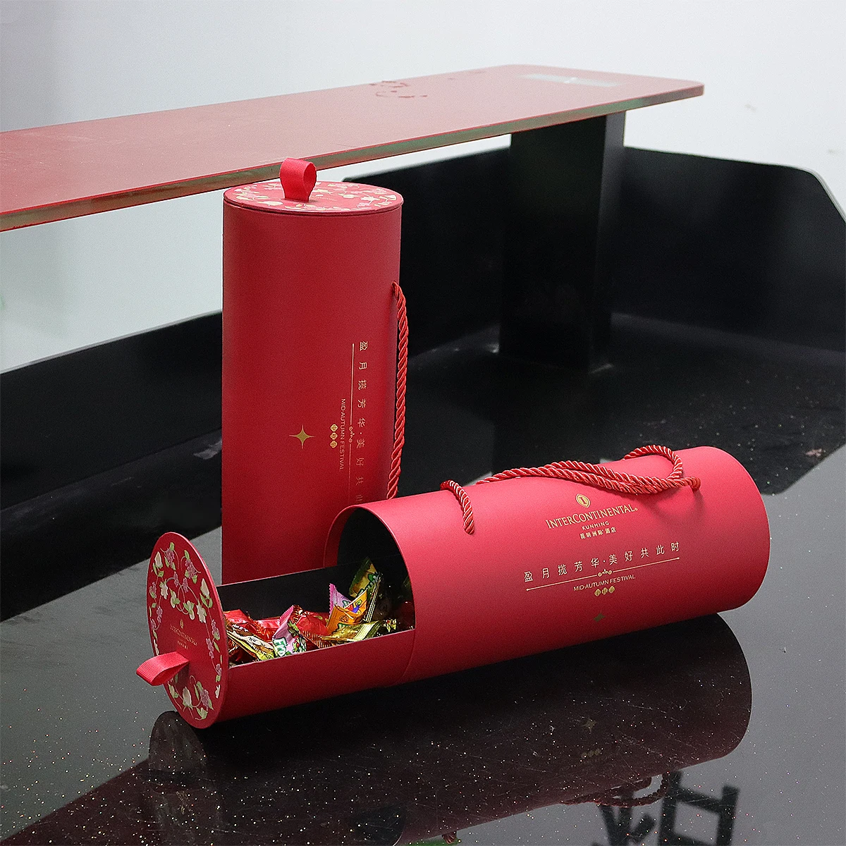 Custom Recyclable Cardboard Moon Cake Packaging Tube Boxes Creative round Craft Paper with Rope Handle for Food & Cosmetics