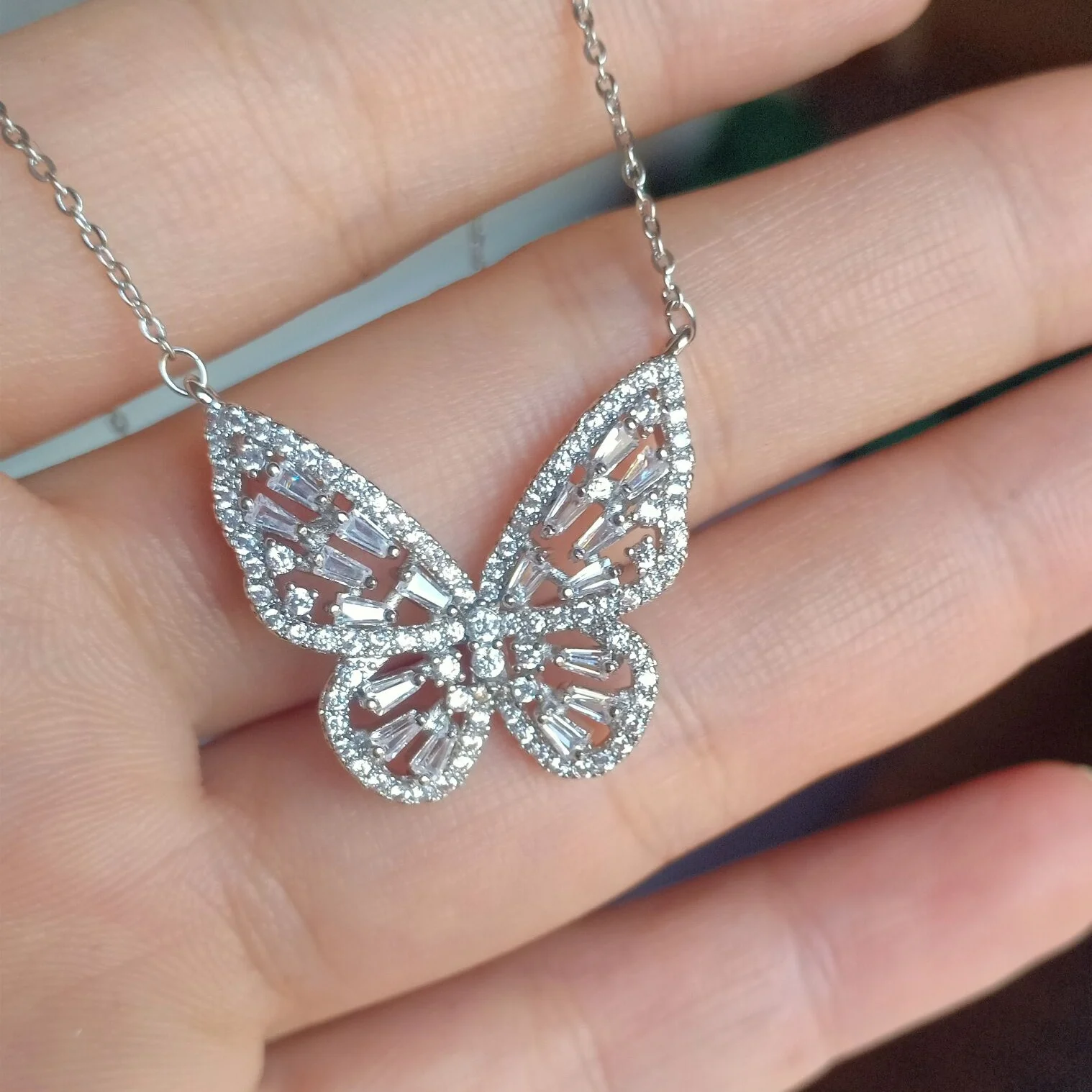Wholesale women simple jewelry silver color cz butterfly necklace