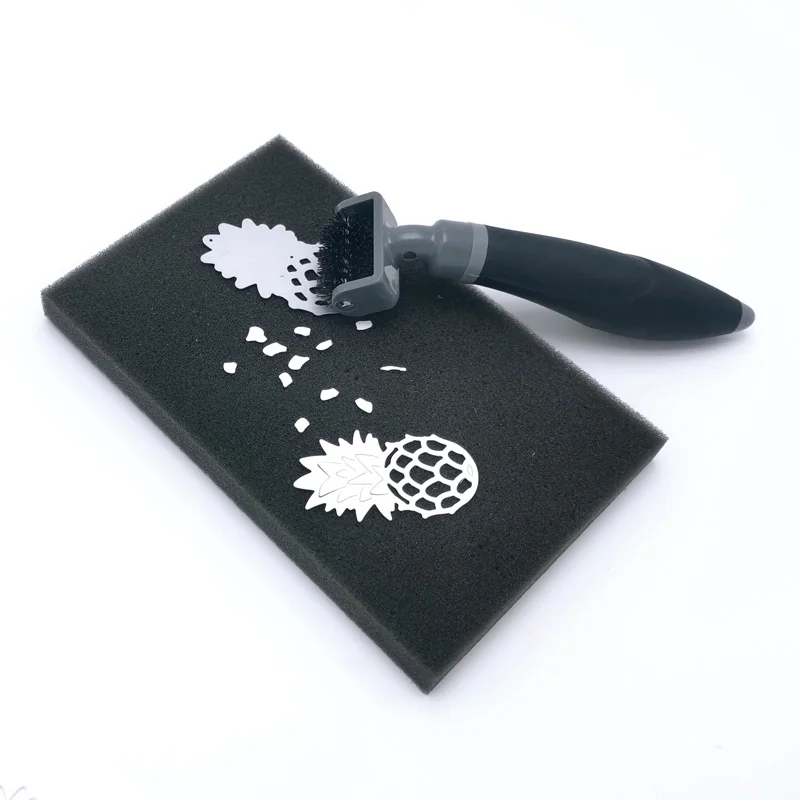 26031 Cleaning  Weeding Tool Die Brush and Foam Pad For Scrapbooking Supplies Die Paper Remover