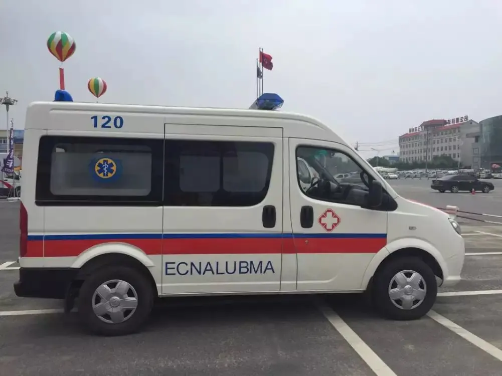Мобильный медицинский автомобиль 4x2 скорой помощи для продажи