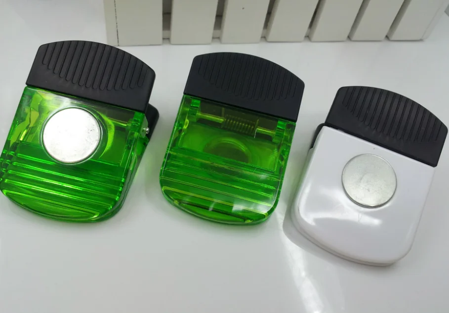 Customized logo plastic magnetic memo clips, magnetic binder paper clips with high quality