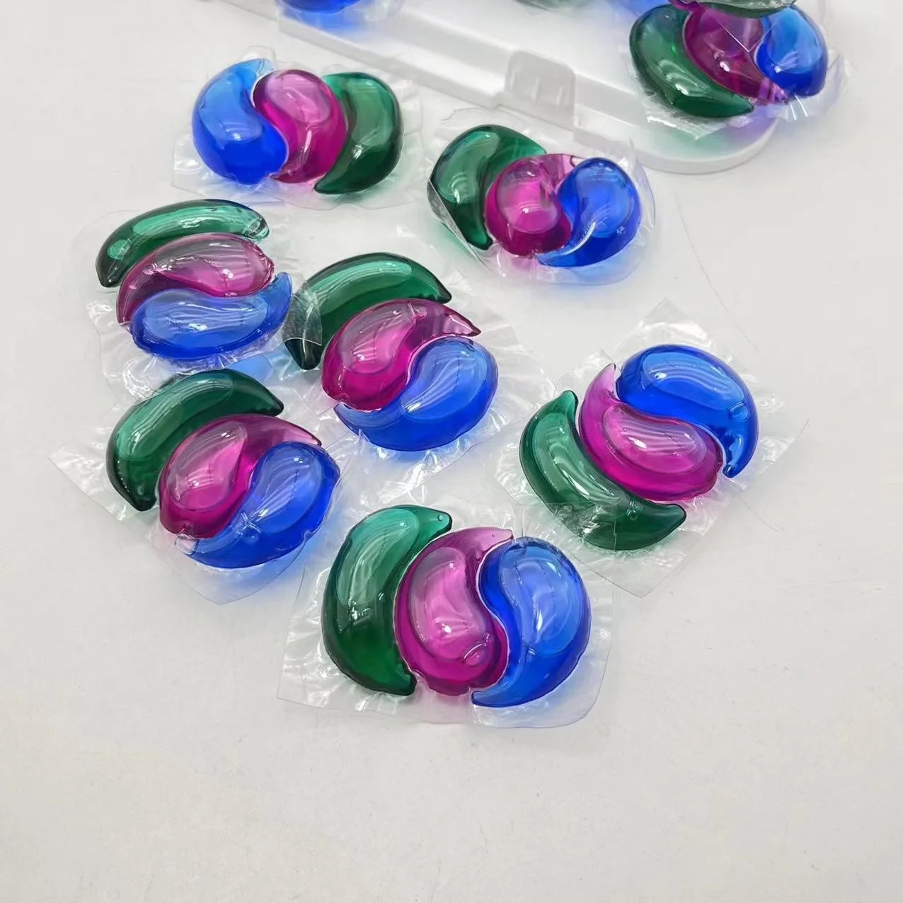 Lavender Scents Liquid Washing Clean Sparkling Powder Laundry Detergent Capsules Pods