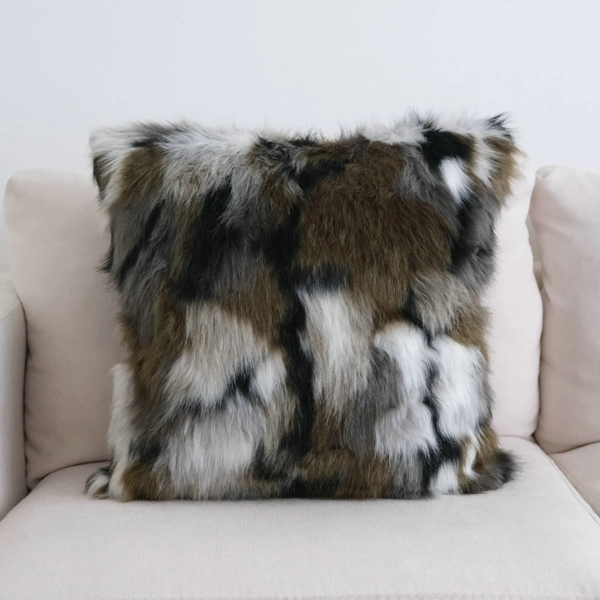 Wholesale 18x18 Inch Mink Fur Cushions  Soft Faux Fox Fur Striped Pillow Case Home Decorative Plush Throw Cushion Covers