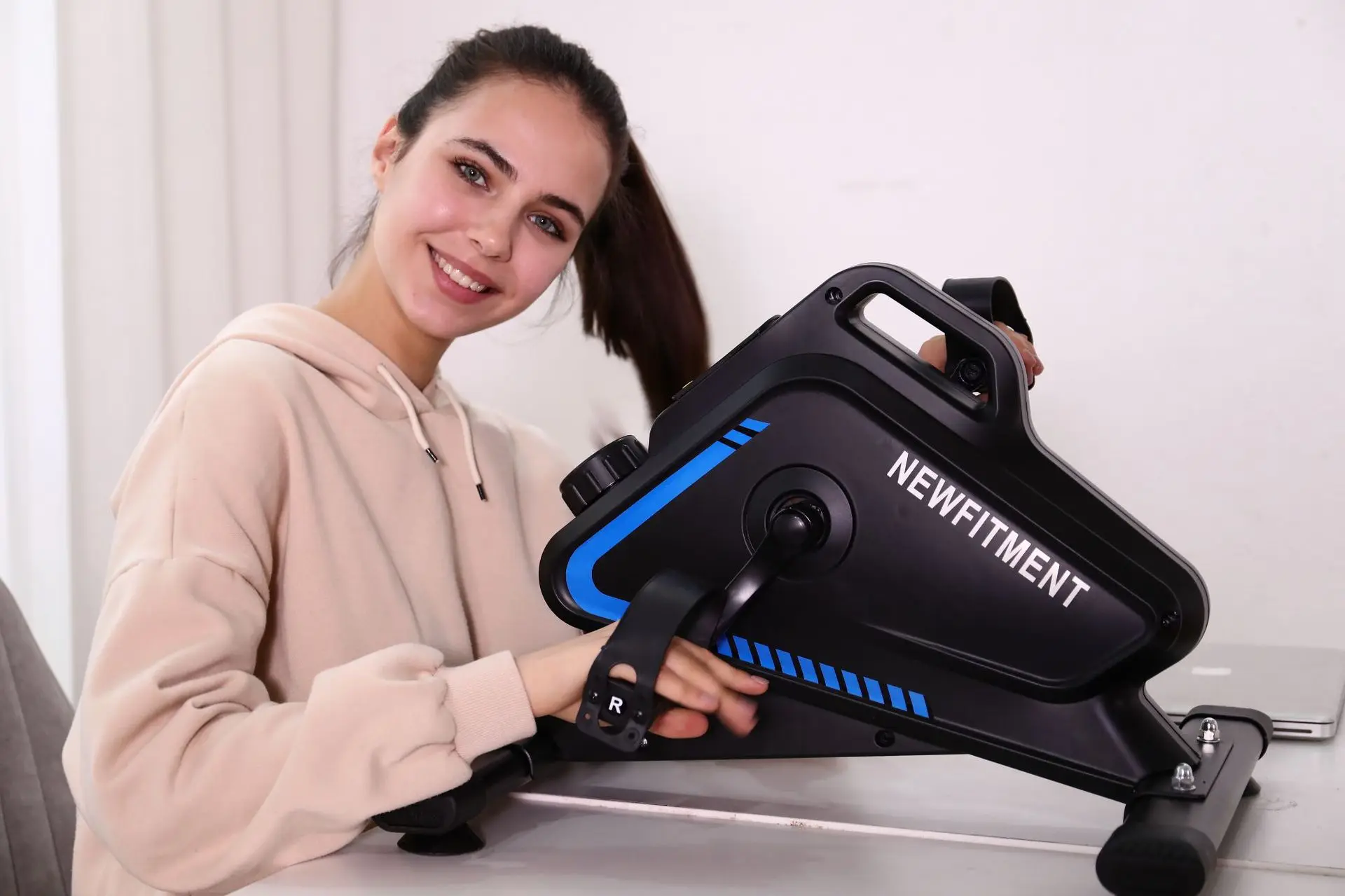 2023 Magnetic Mini Exercise Bike for Arm /Leg Limb Exercise & Physical Therapy equipment Under Desk Bike Pedal Exerciser