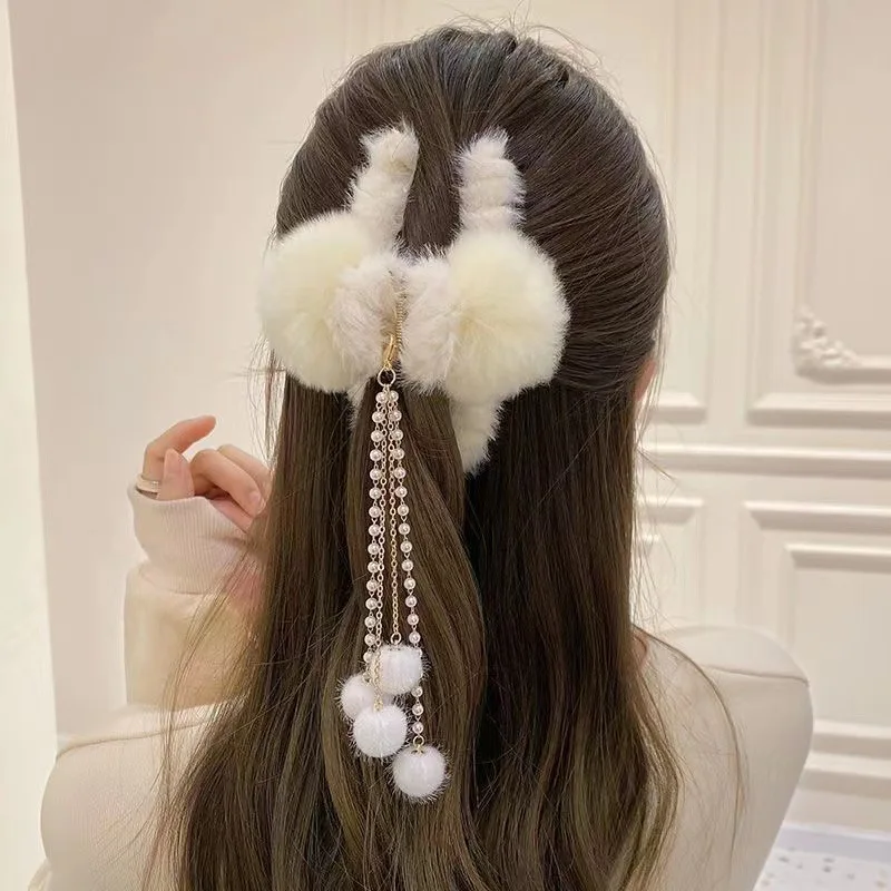 Grab clip back of head hair grab top clip hair accessories female autumn winter love tassel pendant hairball grab clip
