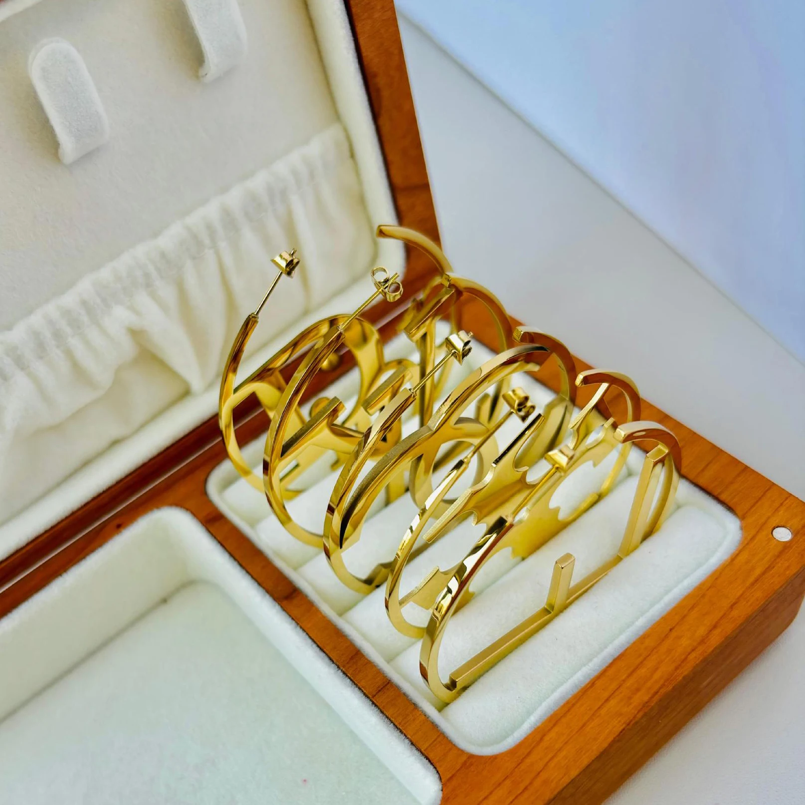 Fashion Brand 5Cm 18K Gold Plated Stainless Steel  V Dc F Latest Style Aretes Designer Big Earrings
