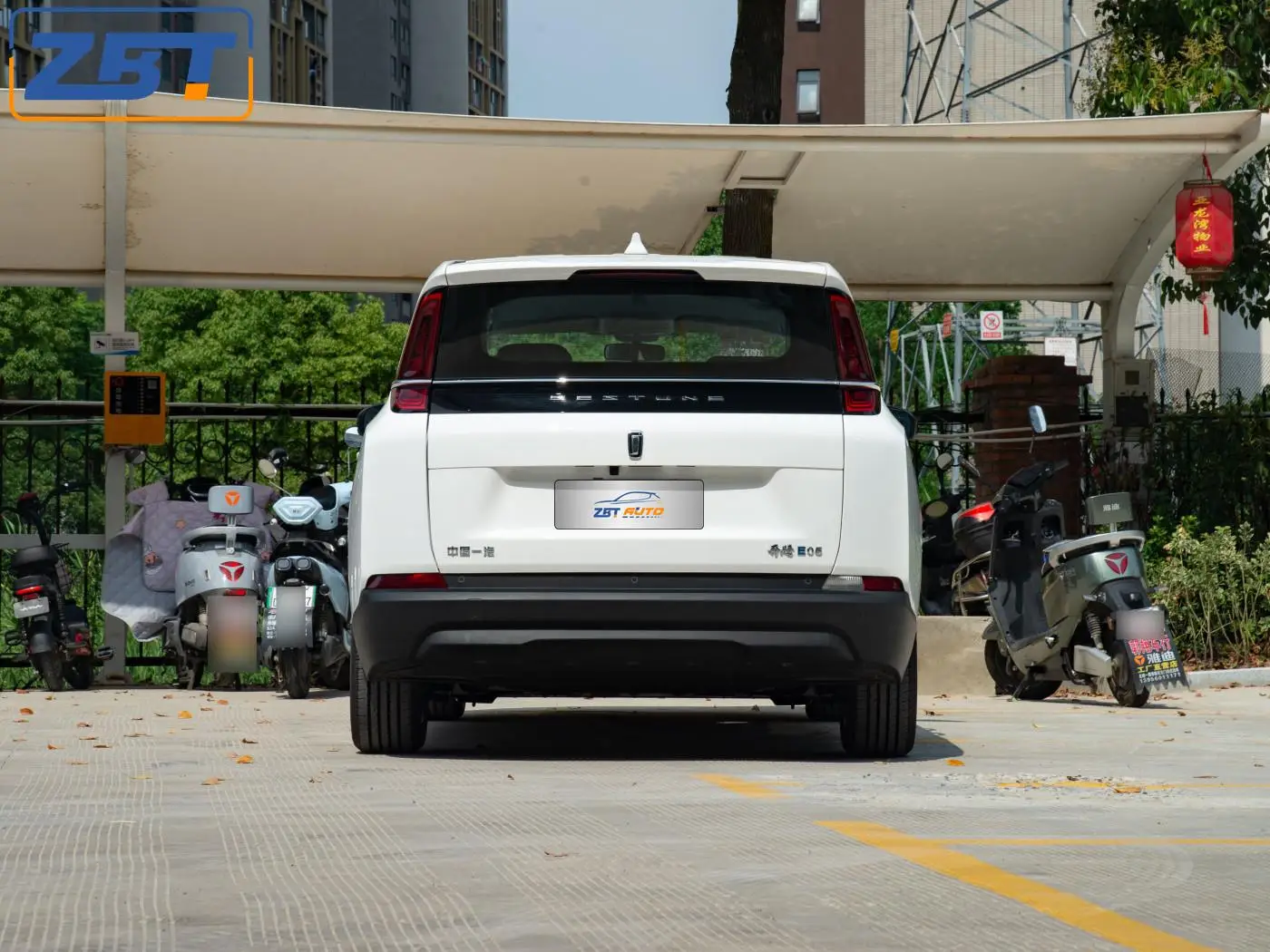 Wholesale BESTUNE E05 Faw Pentium NAT New Energy Vehicle China High Speed Car