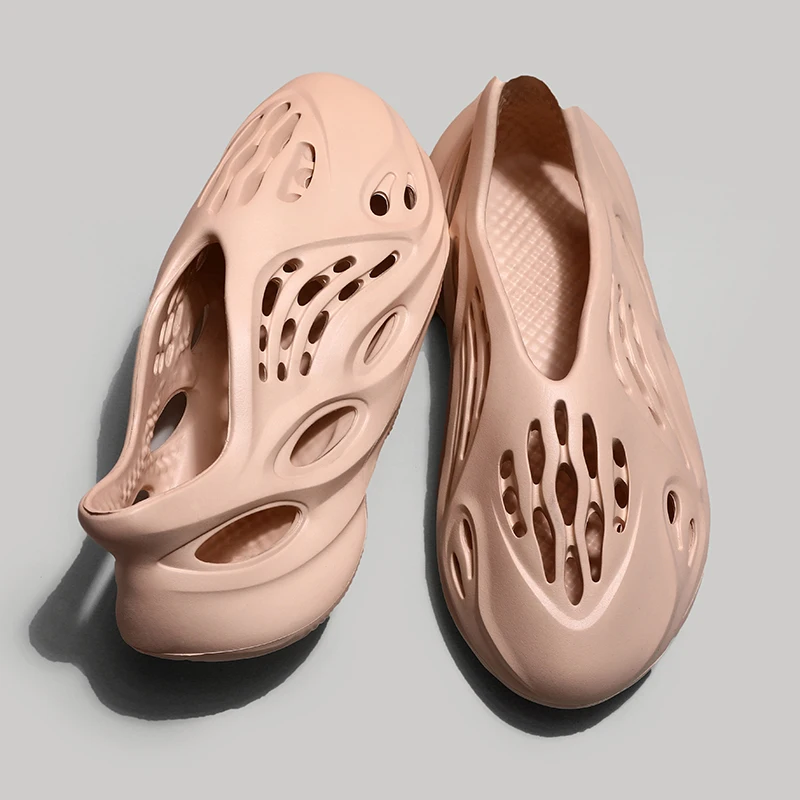 
men yeezy foam runner sand black color women yezzy sandals 2021 summer water shoes walking style 