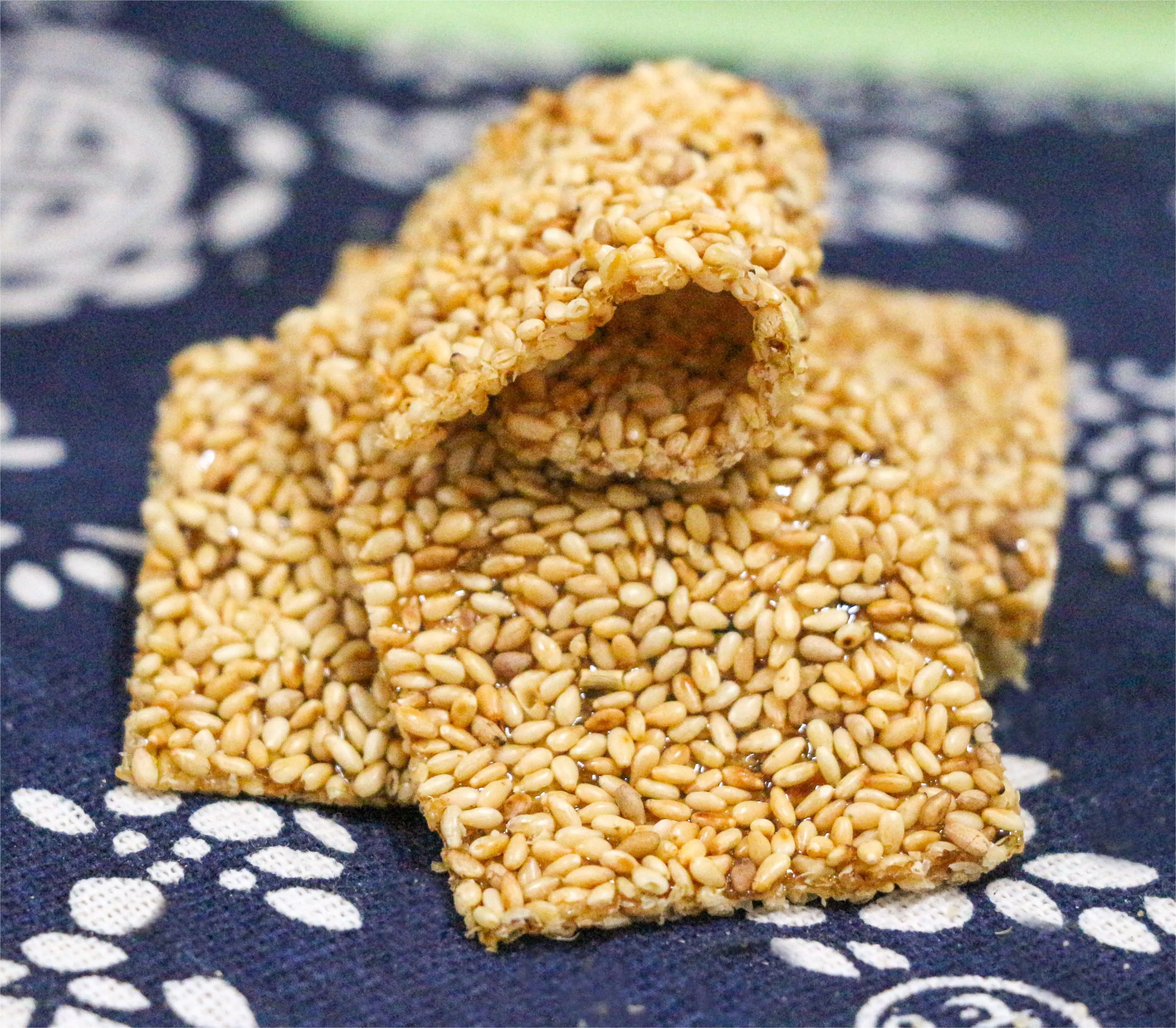 Snacks Sesame Soft Slices 180g grain snacks Sesame Gummy Sweets nutritious leisure snacks