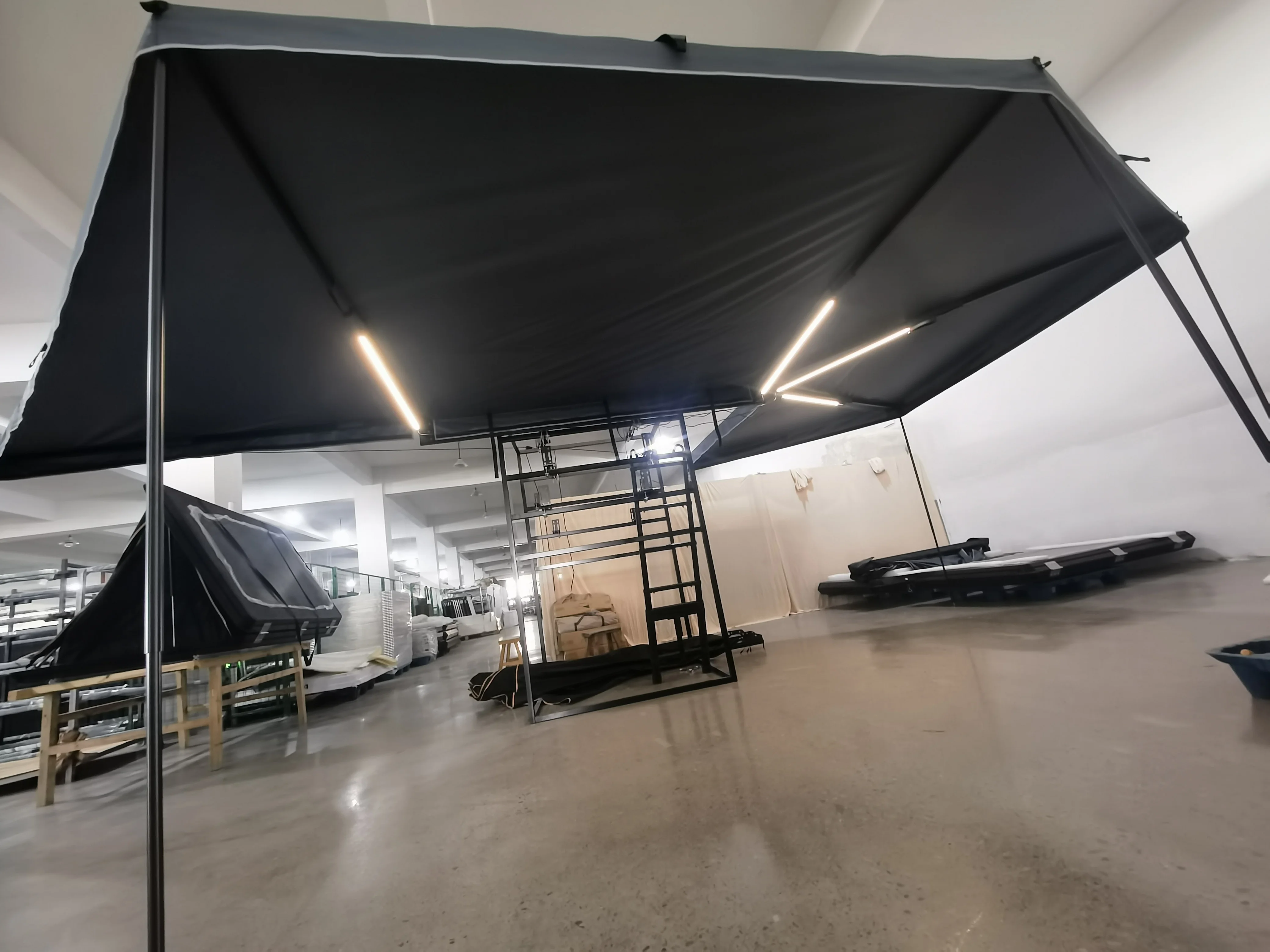 Outdoor 4x4 Car  360 Degrees Side Awning  Side Bat Wing Awning for outdoor camping with LED light
