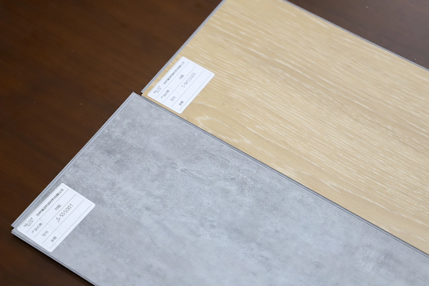 Custom hybrid rvp spc flooring plank vinyl floor 2 mm 3 mm 4mm 5mm kitchen living room spc flooring