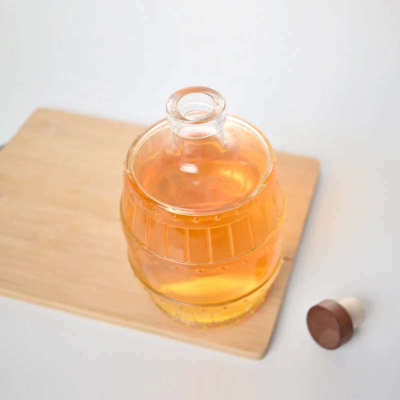 New Design Vodka Bottle Wine Packaging 500ml Glass Barrel Wine Glass Bottle with Cork