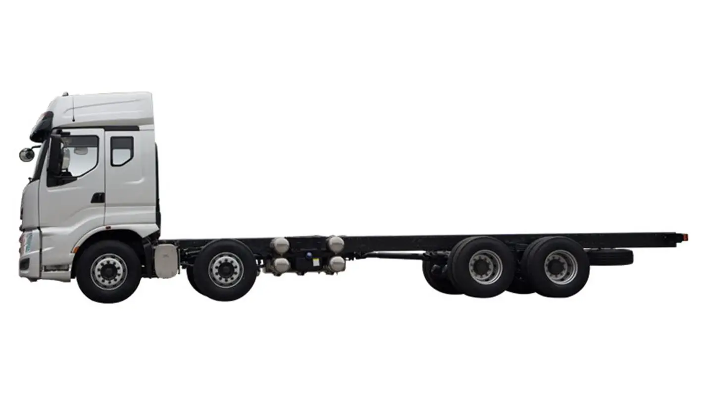China chenglong trucks with good performance H7 8X4 cargo truck multifunctional euro 5 heavy truck for logistics