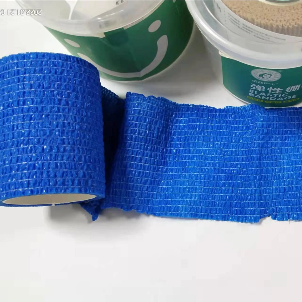 Medical supplies micro standard custom 5cm * 4.5m color self-adhesive non-woven adhesive elastic bandage