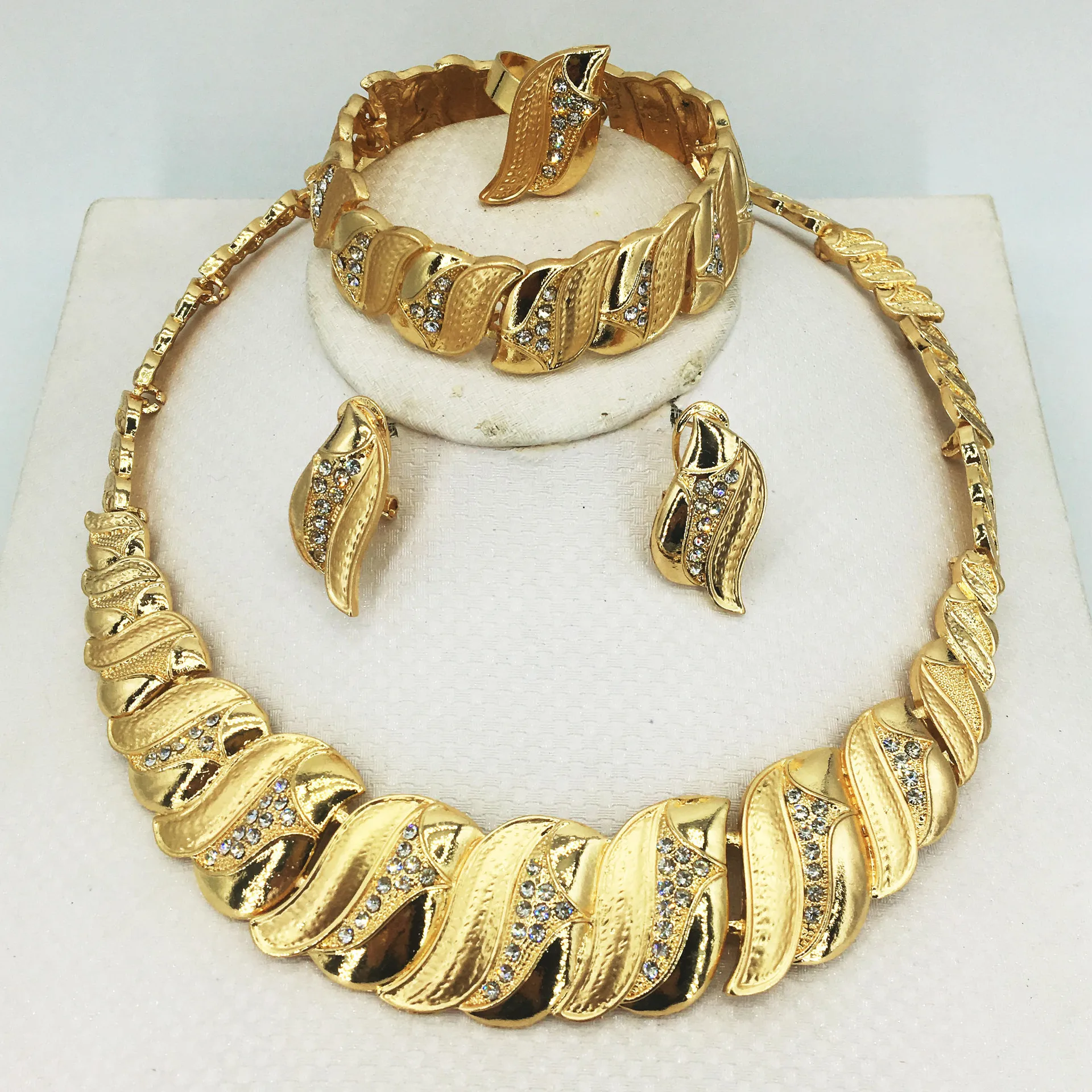 Wholesale Jewelry Set Multi - Function Jewelry Gold - Plated Jewelry Spot Direct Sales