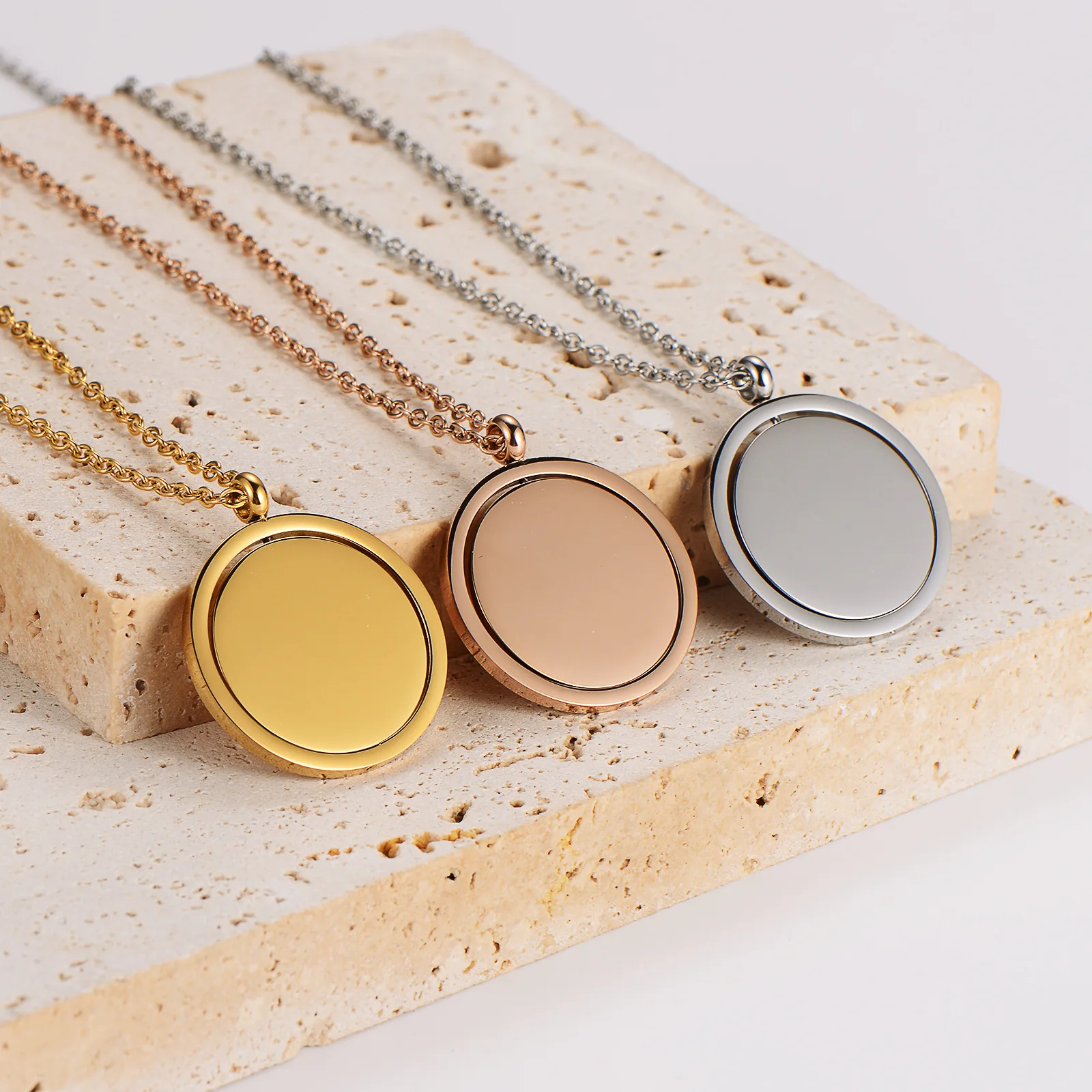 Fashion Blank 25MM Luxury Thick Gold Rotating Circular Pendant Necklace Private Custom Logo Spinner Pendant Necklace