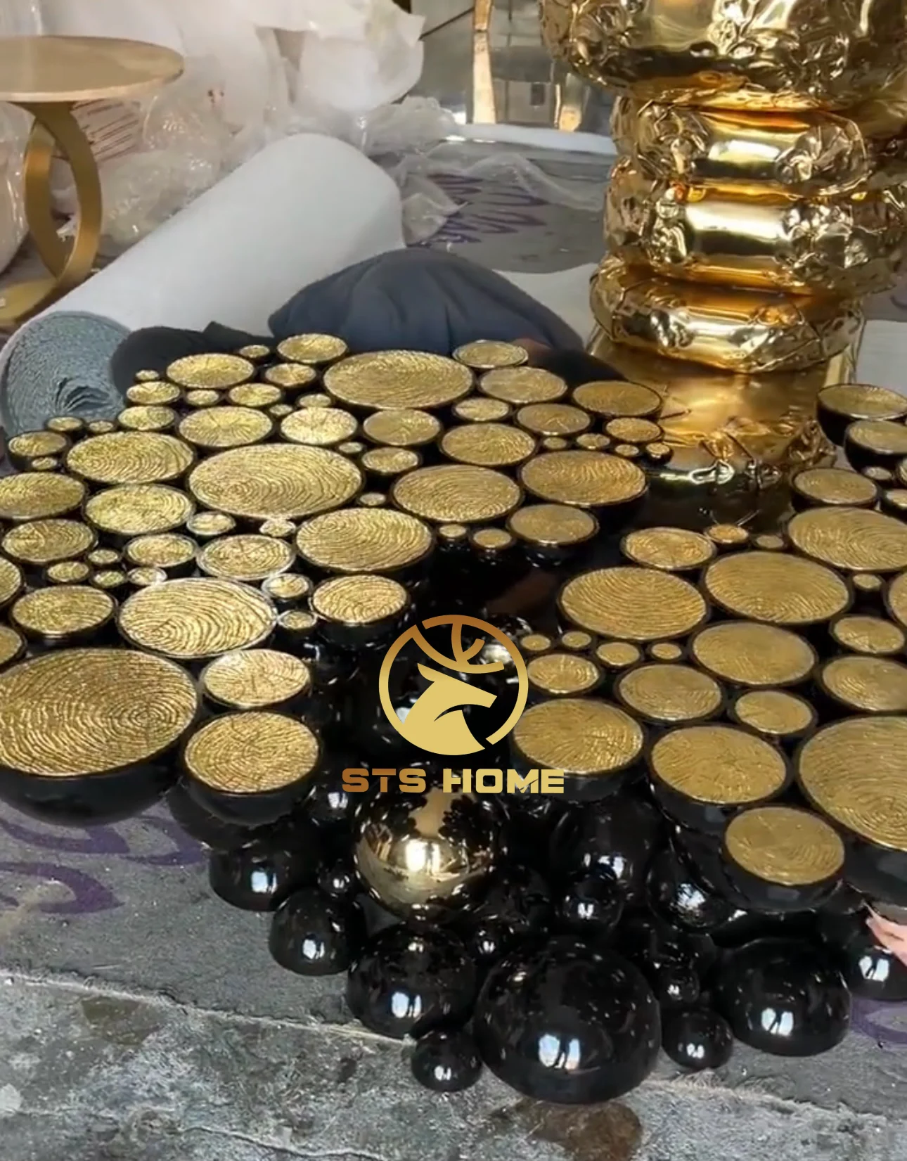 BOCADOLOBO Newton Center Table Art Luxury Irregular Shape Etching Stainless Steel Brass Oval Coffee Table Living Room