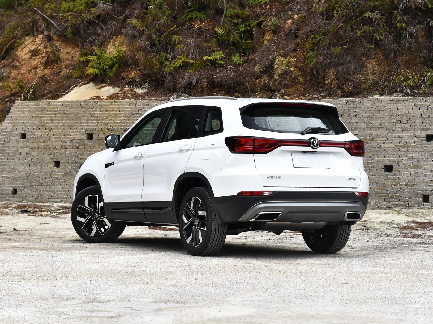 Changan CS75 2024 Free version 1.5T DCT Premium type