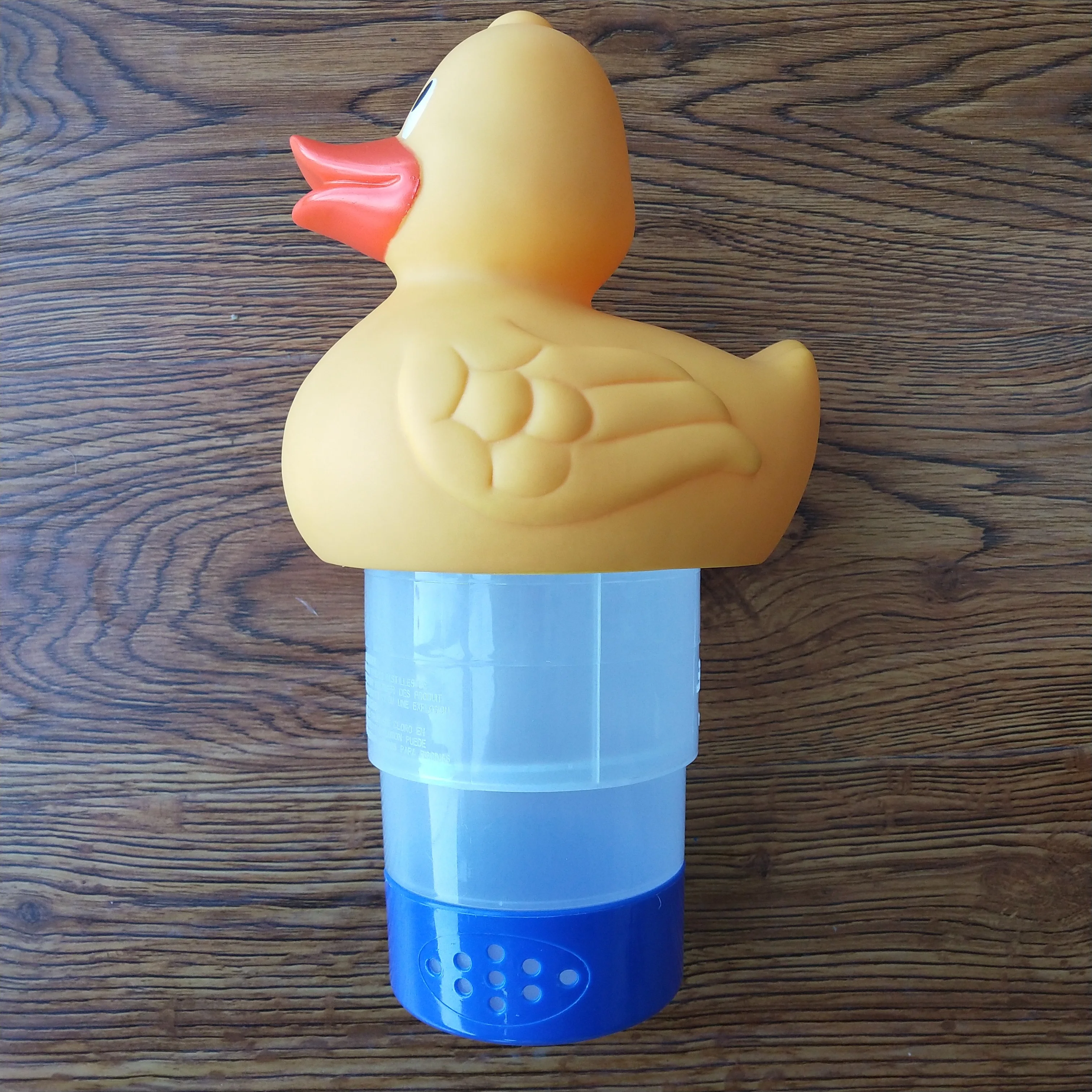 Cleanwell Cute Yellow Duck Large Capacity Swimming Pool Floating Dispenser Chlorinator Telescopic