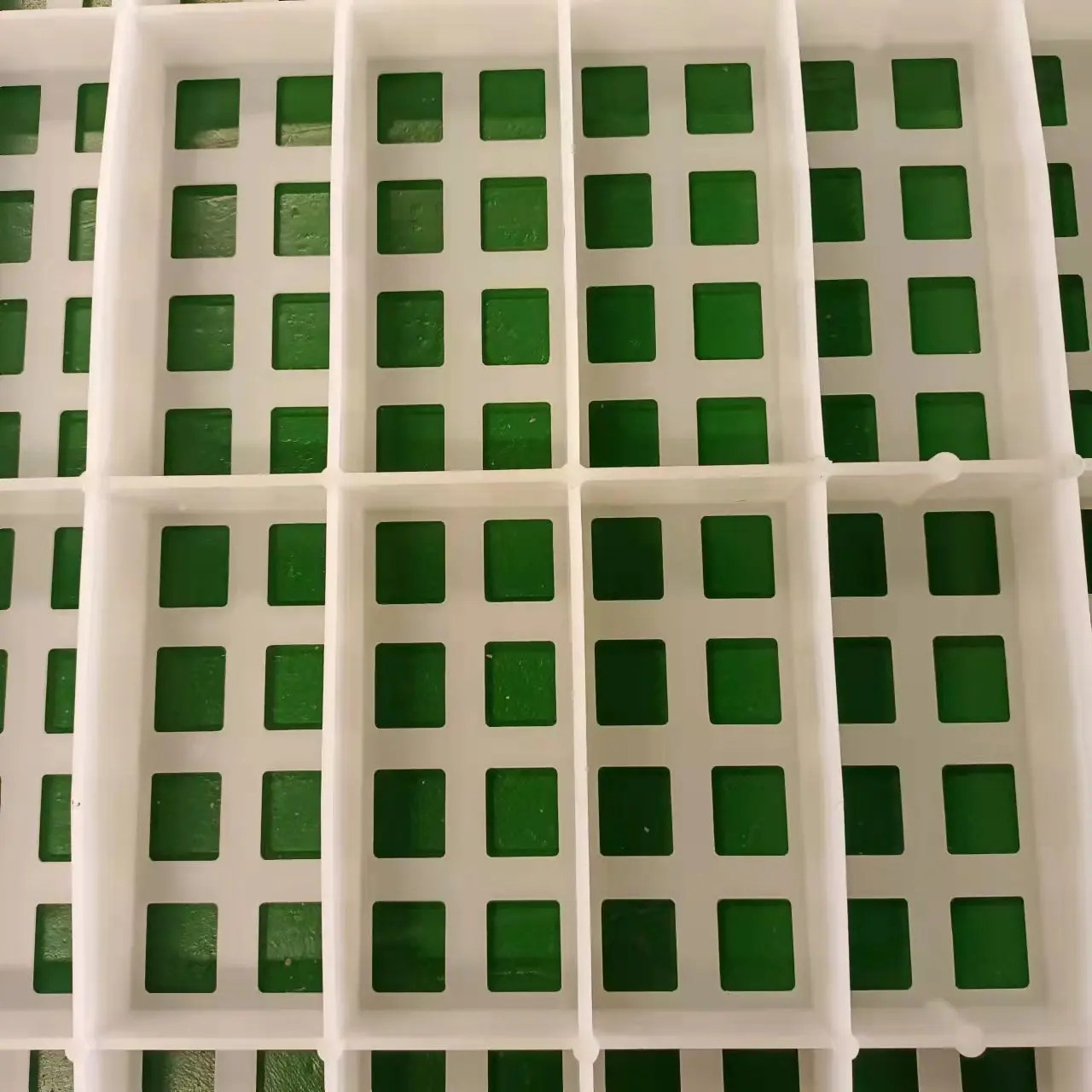 Poultry plastic slat flooring for broilers duck rabbit quail pigeon