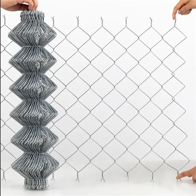 Customized 12 Gauge  60x60mm  4ftx18m/roll Galvanized Diamond Mesh Cyclone Wire Chain Link Fence