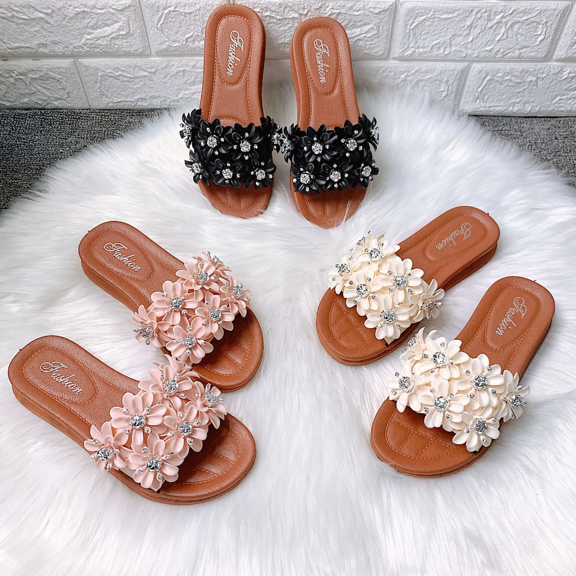 Women famous brands slippers Korean version flower drill buckle casual designer slippers