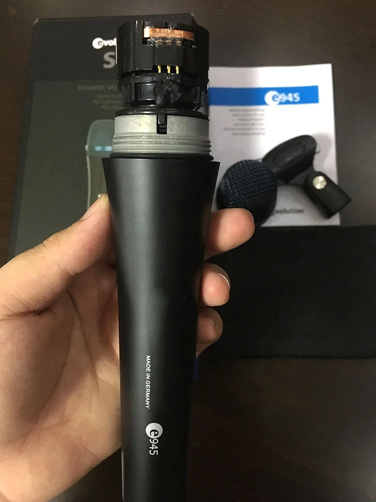 E945 Noiseless High-Quality Wired MIC Handheld Dynamic Microphone  For Church KTV Speech Singing