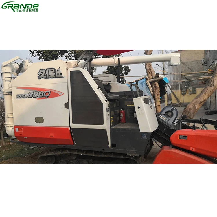 Japanese secondhand KUBOTA PRO688Q rice wheat combine harvester