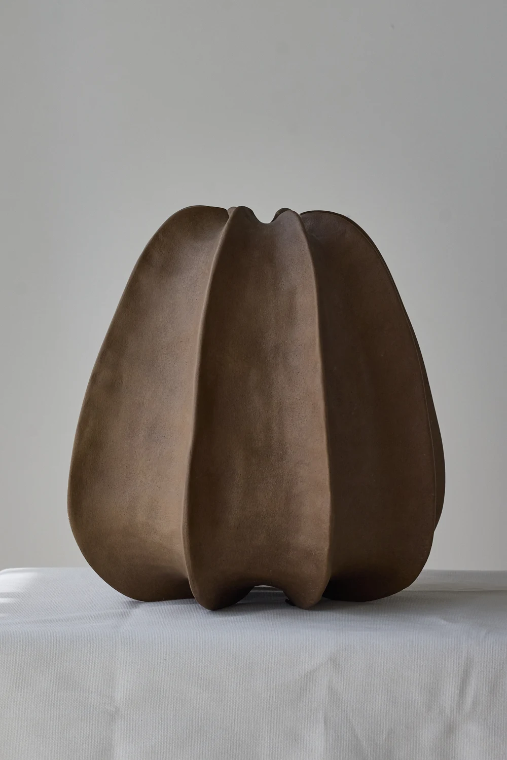 Nordic Creative Ceramic Vase Modern Minimalist Style Home Decorations with Popular Colorful Matt Glaze Made from Clay