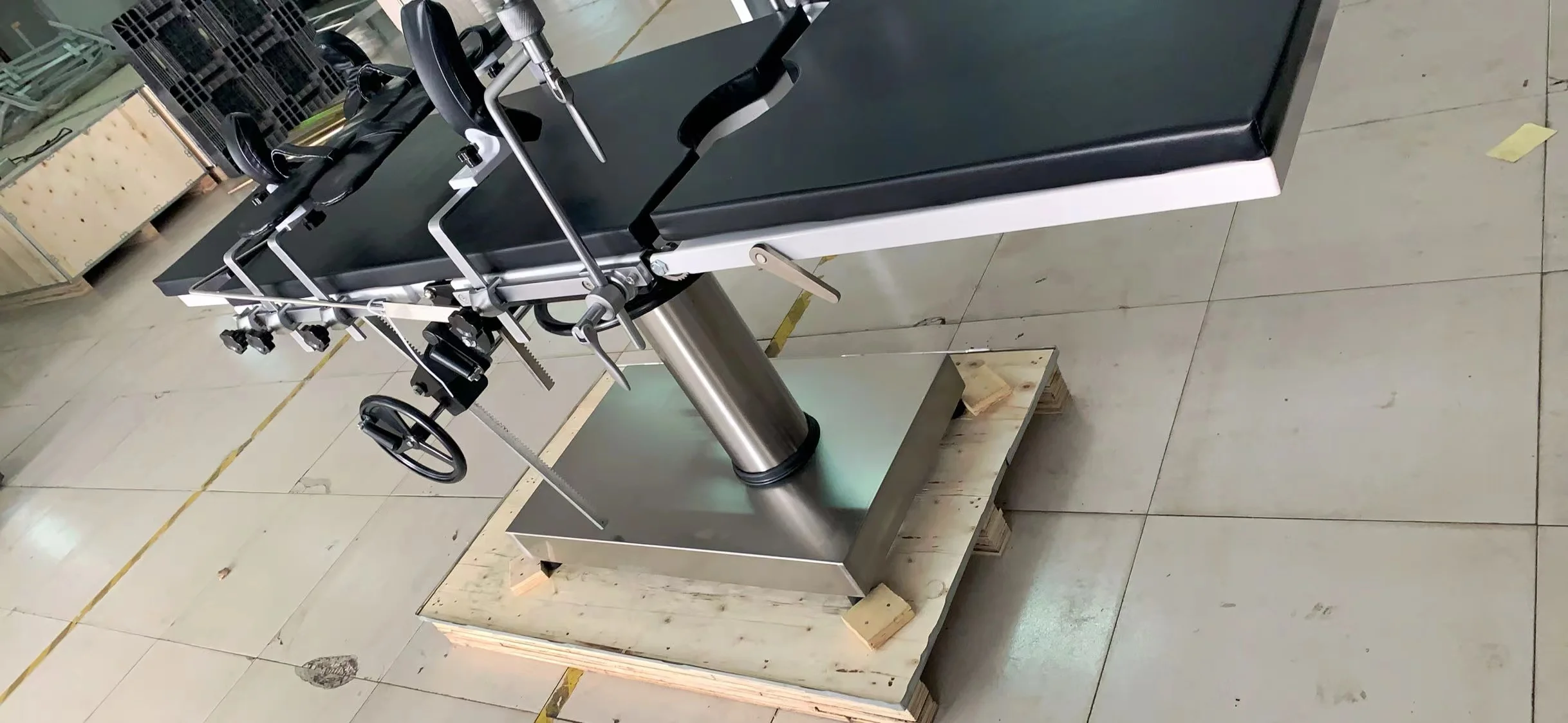 OB-M3002 Hospital Multi-function Medical Equipment Normal Operating Table