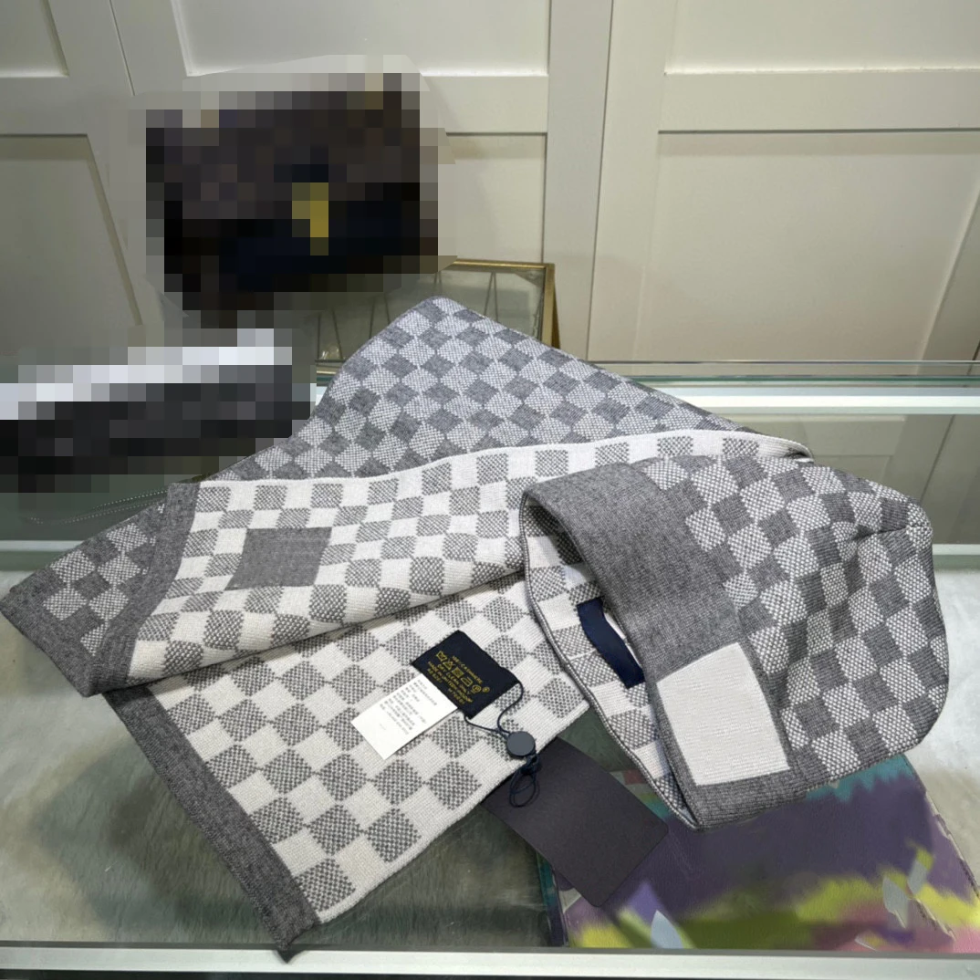 Luxury Stylish Knitted Warm Scarf Winter Letter Logo Women Men Winter Designer Brand Hat And Scarf Sets