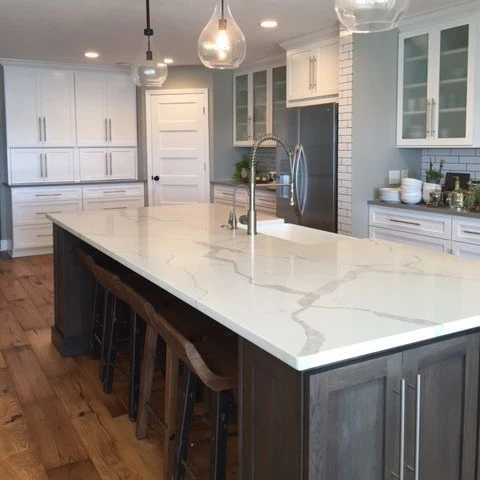 Modern style quartz stone made kitchen countertops