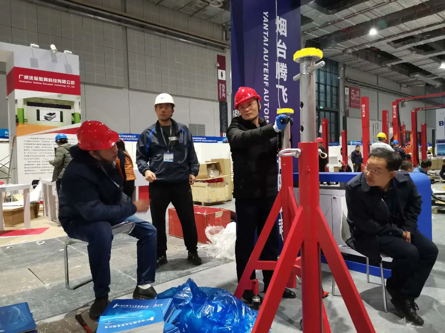 High quality car supporting bracket auto jack/truck jacks stand for safety with TFAUTENF