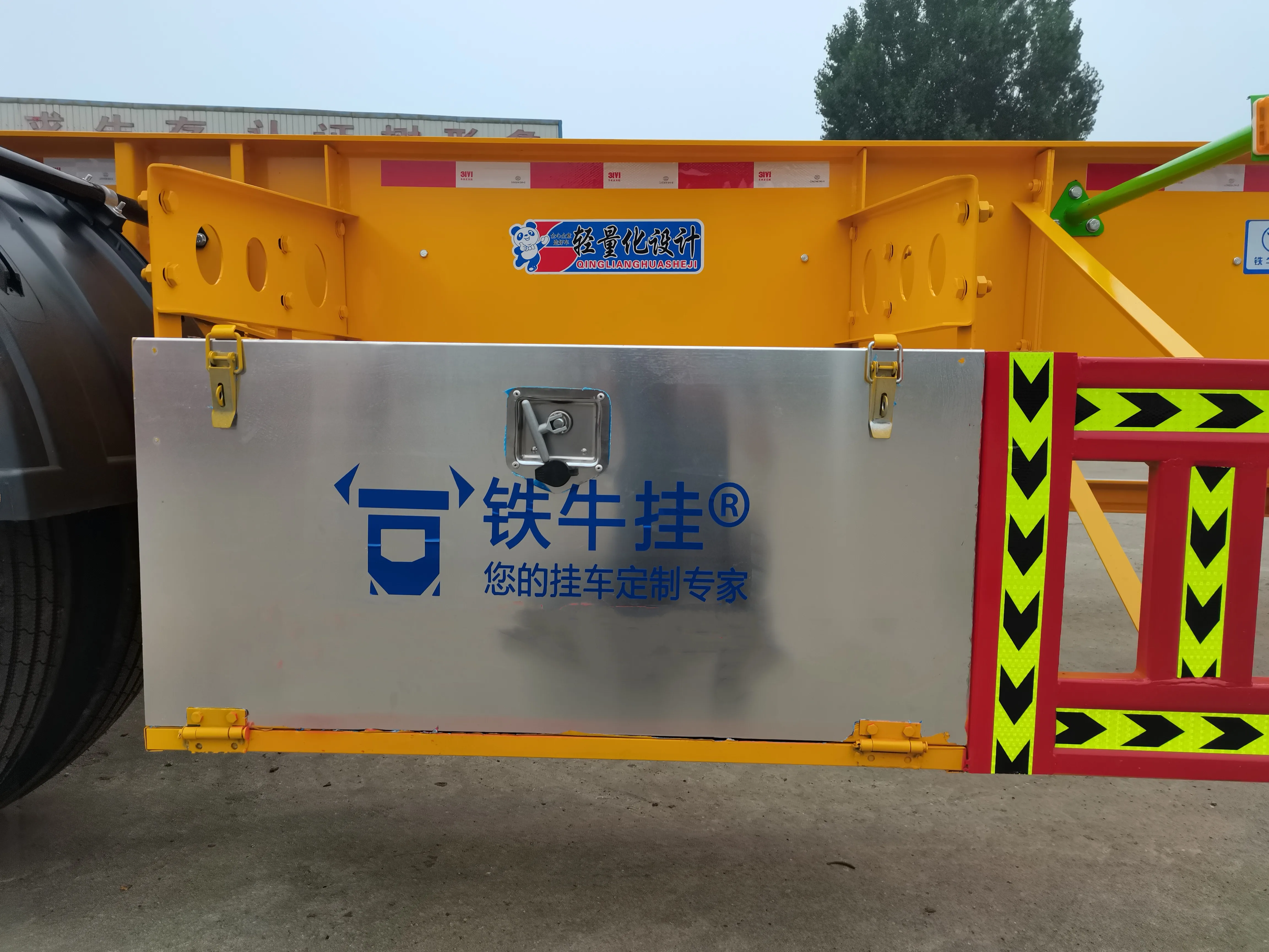 Online wholesale high environmental protection 3 axis 20 feet road railway combined transport container semi trailer chassis con