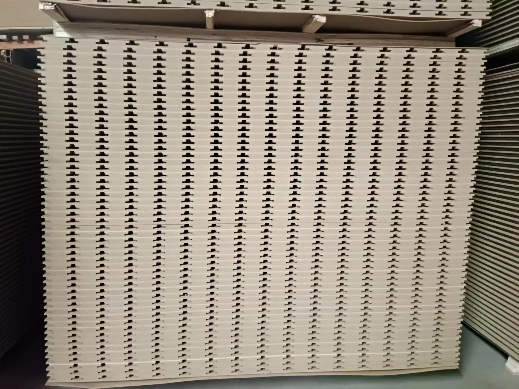 Aluminum slotted slatwall MDF display panel Slotted Groove MDF Board 18mm melamine mdf board