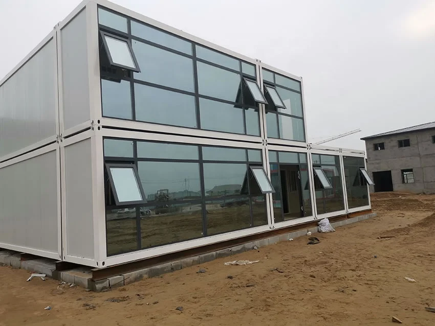Buildable prefabricated vip living holiday container house waterproof fireproof container accomodation office modern
