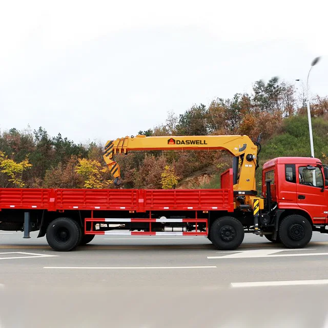 four booms 8 T lifting capacity truck mounted crane factory supply