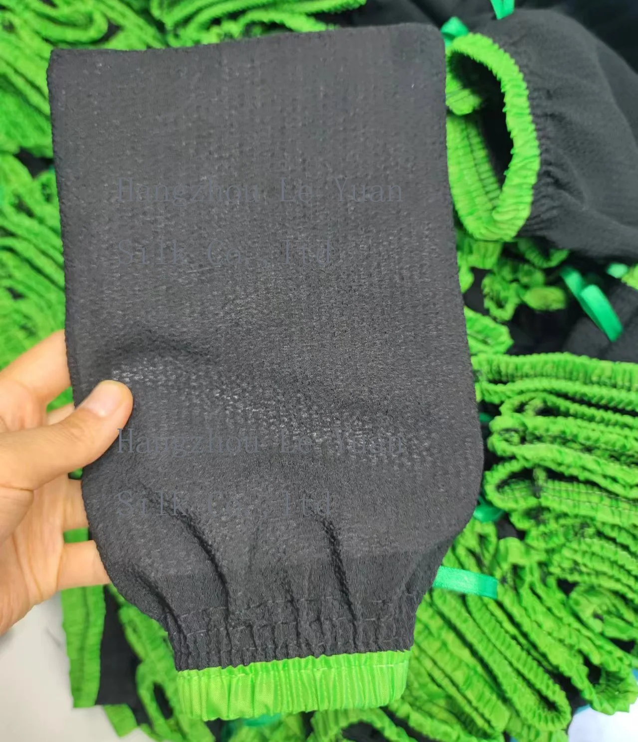 Colorful 300D Single Viscose Bath Mitt Fabric  100% Viscose Rayon Fabric Rolls For Exfoliating Wash Cloth Morocco Bath Gloves