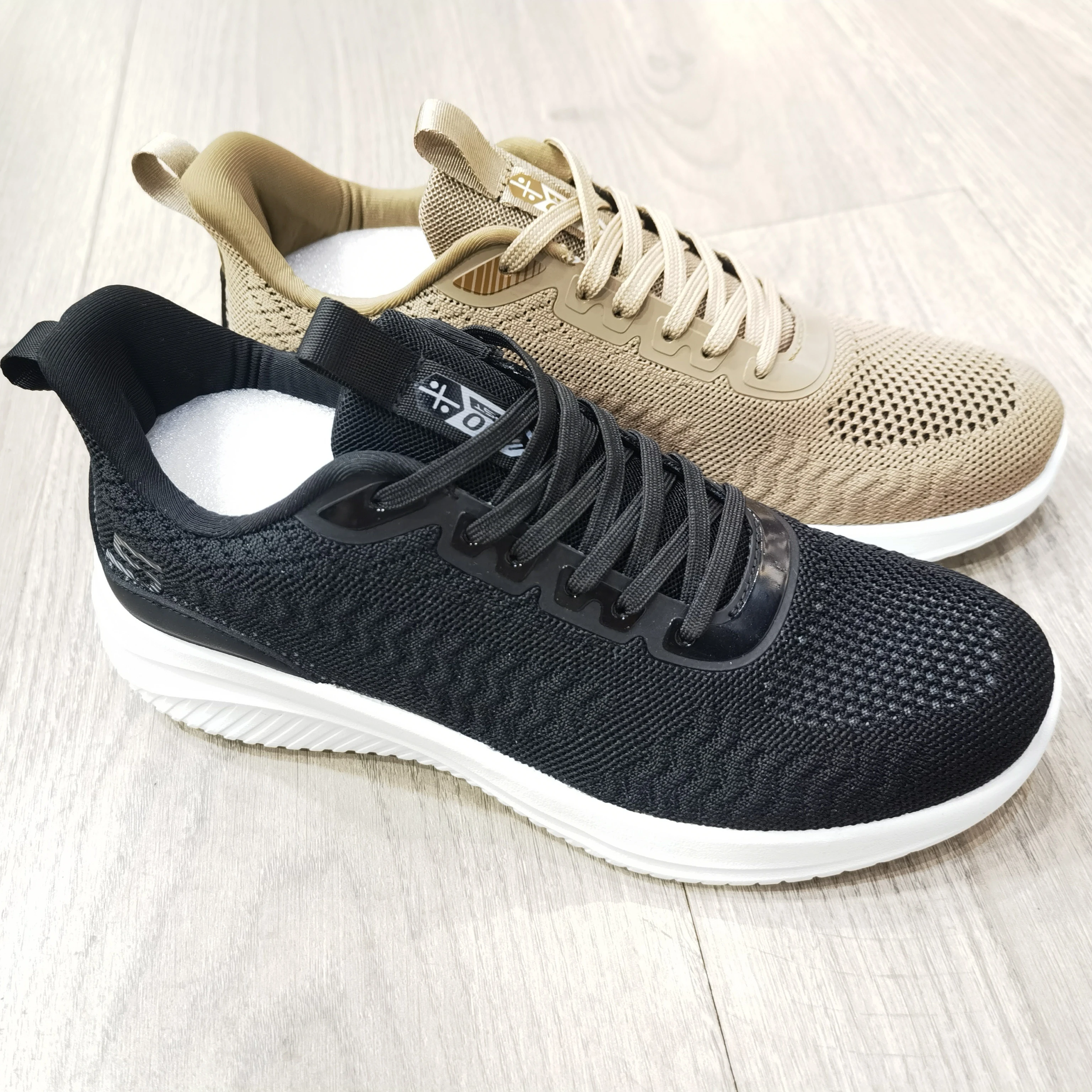 Wholesales Factory Price  Woman Fashion Comfortable Fly Knit Shoes for Running