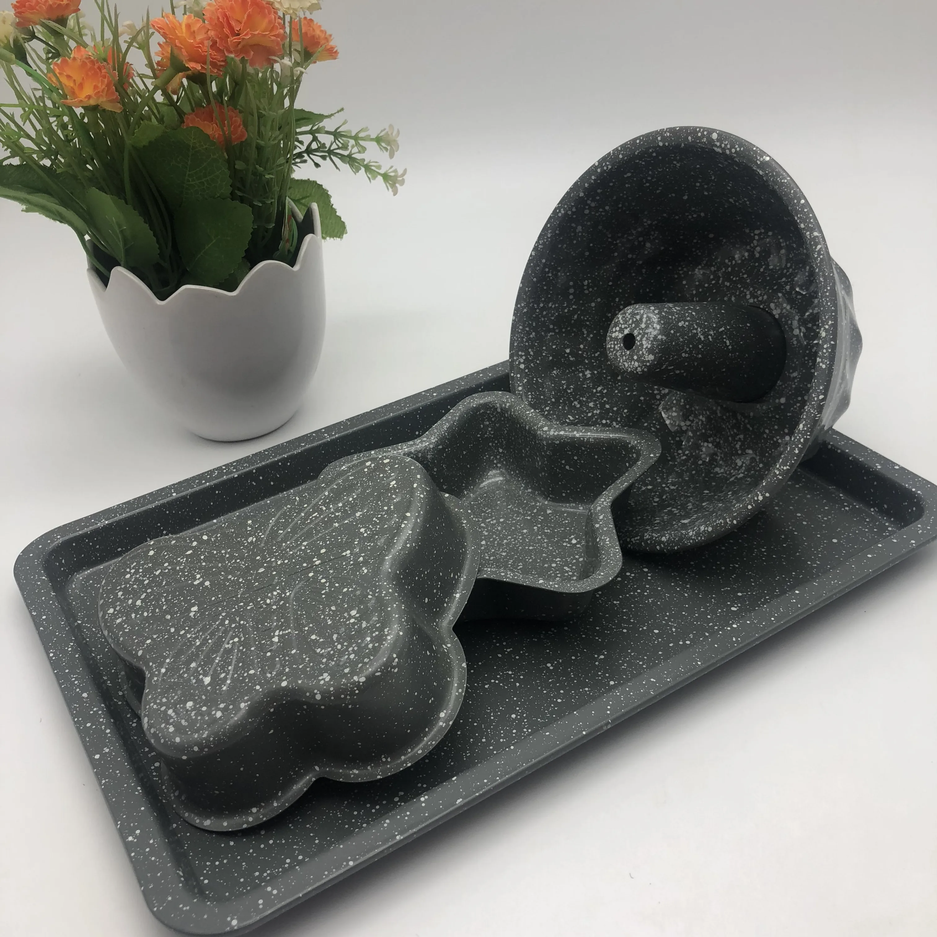 Nonstick Bakeware Set 4 Pieces Cake Mould Non Stick Carbon Steel Metal Bread Cookie Mold Baking Dishes Pans Tools Kit