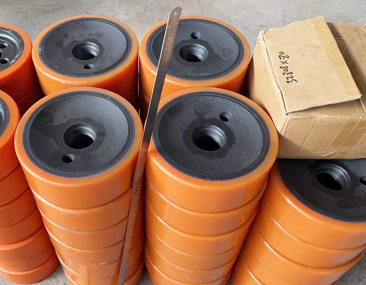 Long Service Life 285x100 (47x24) mm LINDE Part No. 0029902329  0029903807 Durable Poly urethane Solid  Load wheel