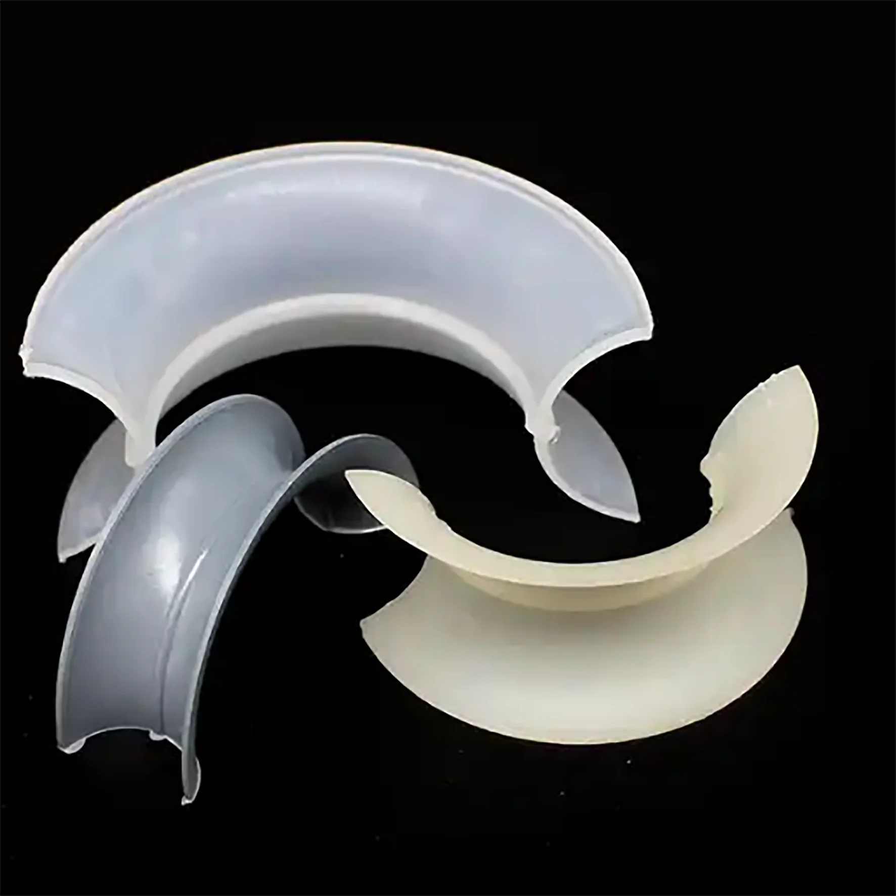 PP PVC PVDF Plastic random packing intalox saddles ring 25mm 38mm 50mm 76mm for filling the gas scrubber