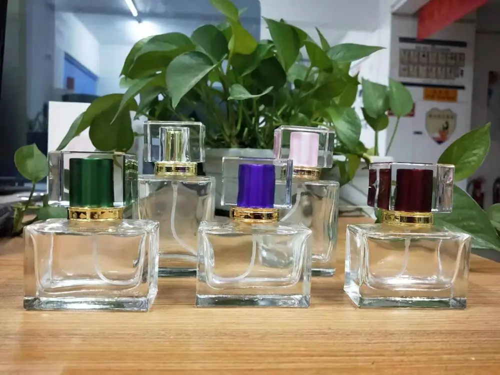 Пустой косметический флакон для духов 30 мл, 50 мл, 1 унция/стеклянный флакон с распылителем квадратной формы с золотой крышкой/флаконы для освежителя воздуха
