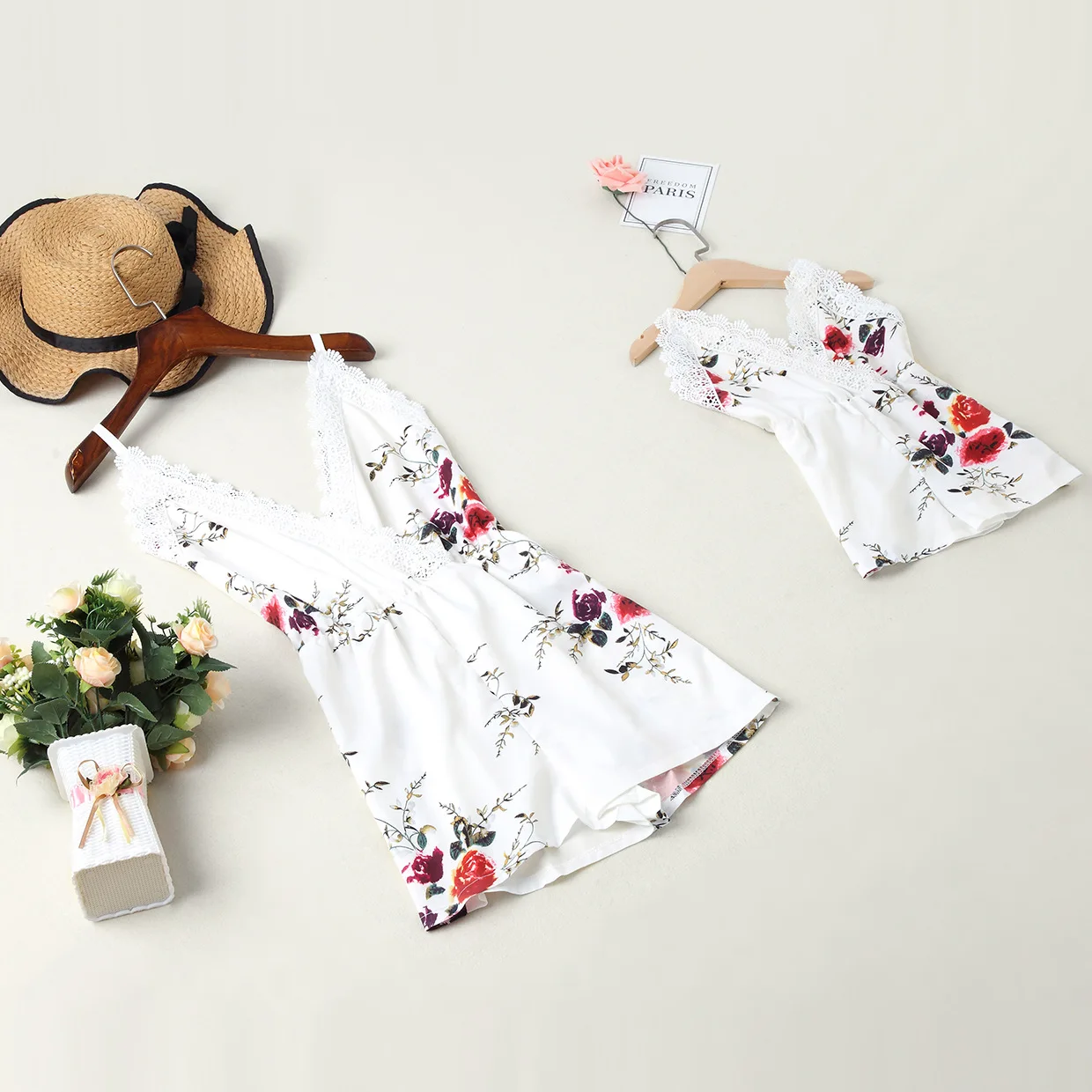 
Mommy and Me Outfits 