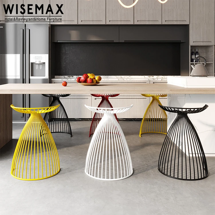 WISEMAX FURNITURE Modern bar furniture Wed design bar stool Black metal low backrest bar chair for hotel outdoor