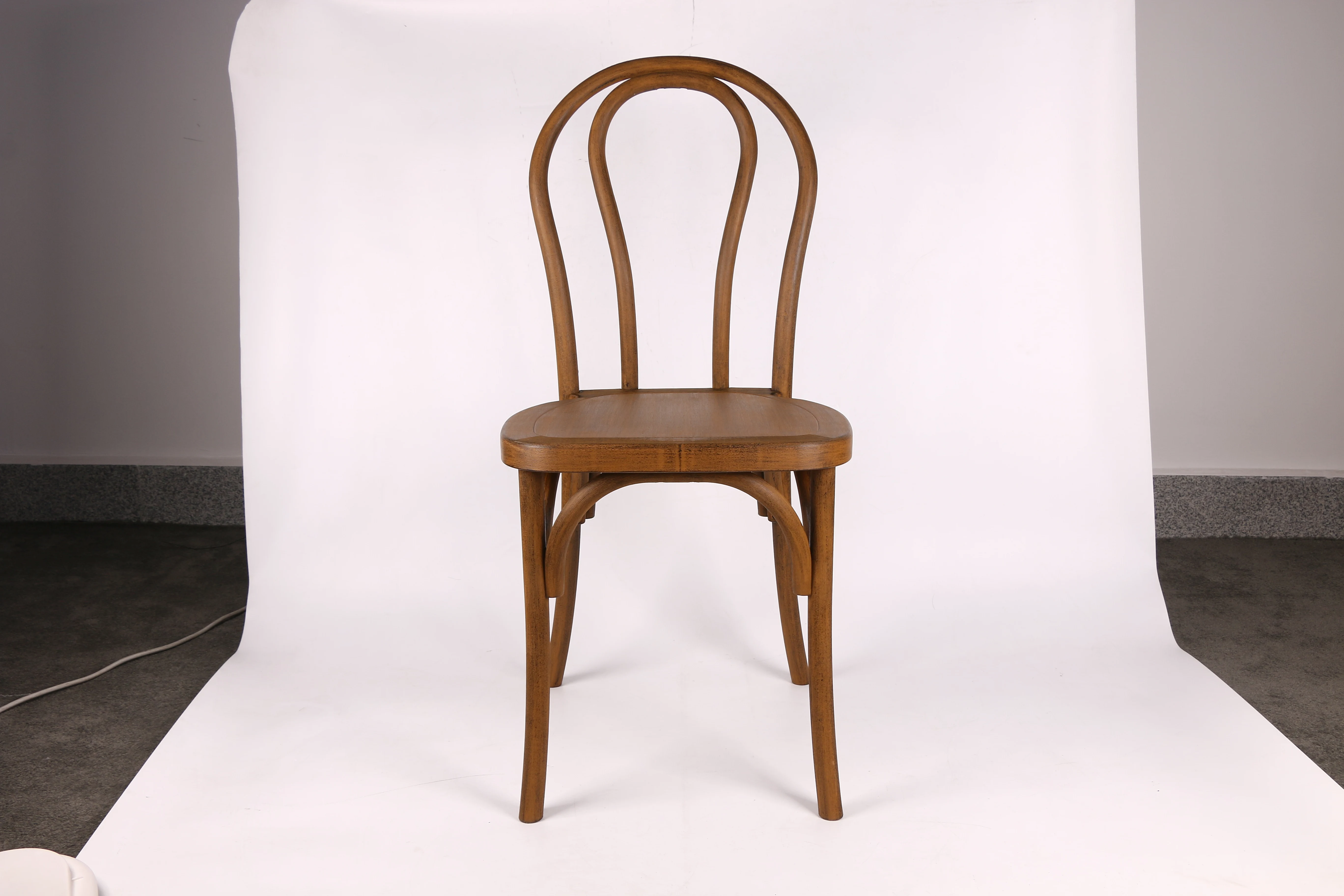 2024 New Antique Looking Resin Bentwood Party Chair