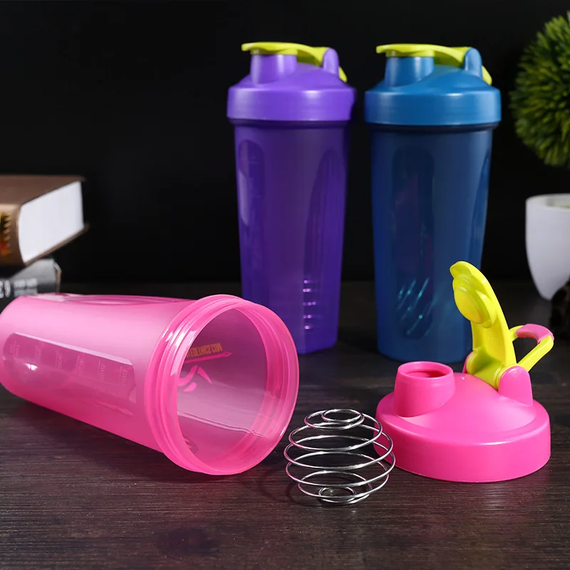  Изготовленный на заказ логотип BPA бесплатно красочные спортивные пластиковые шейкер бутылки для протеина С смешивания