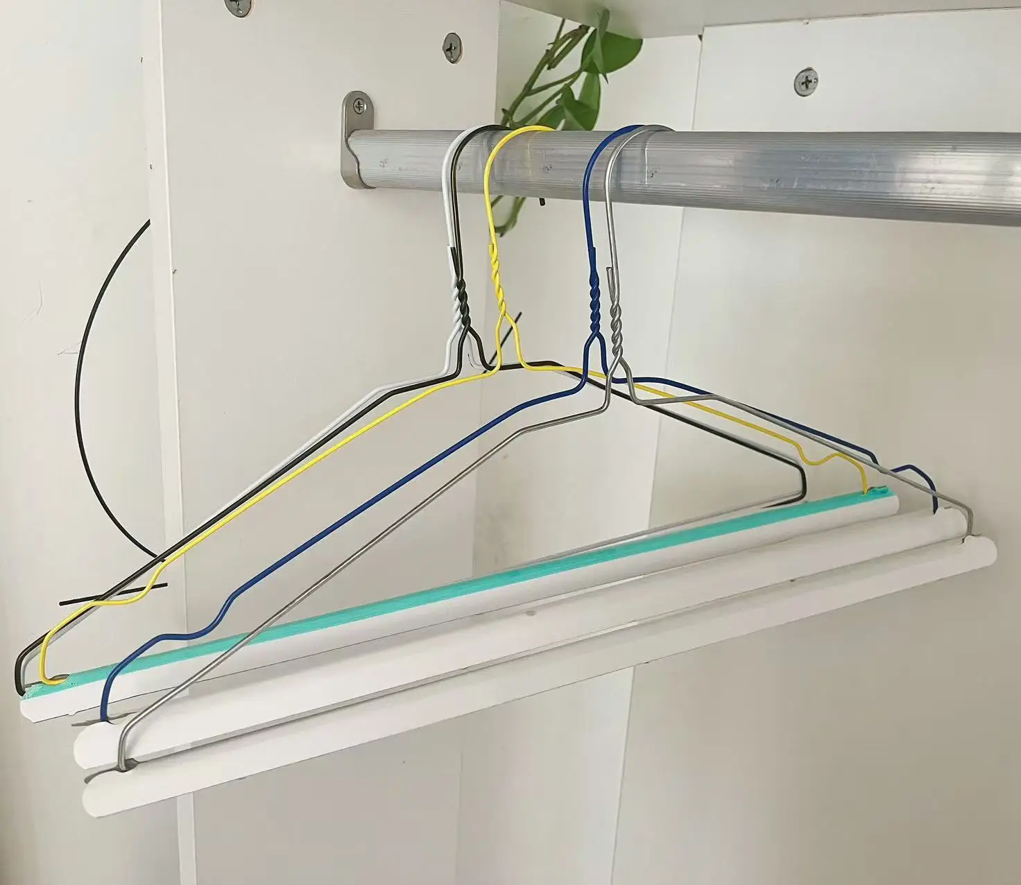 Dry Cleaner Disposable Pants Strip Rack Non-Slip Guard for Pants & Skirts Dry Cleaner Pants Clip Board