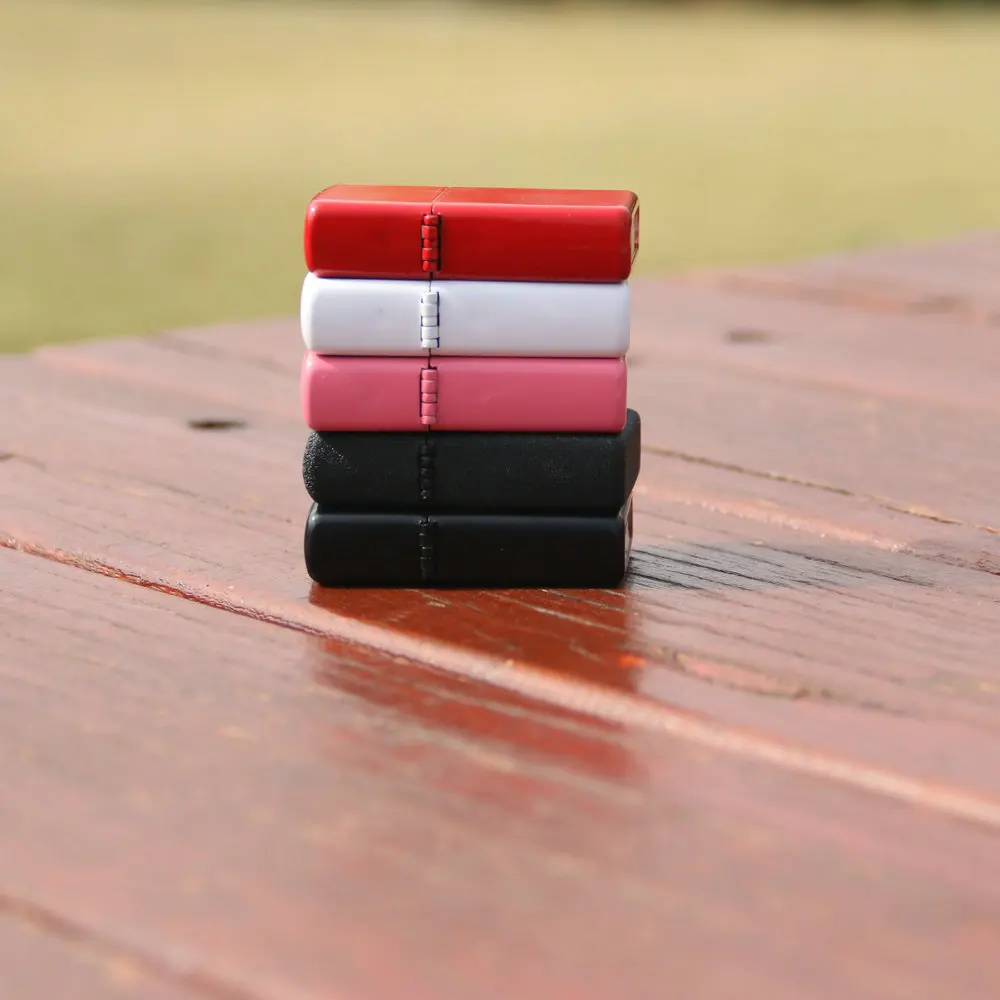 Логотип клиента золотистого или серебристого цвета металлических нефти зажигалка