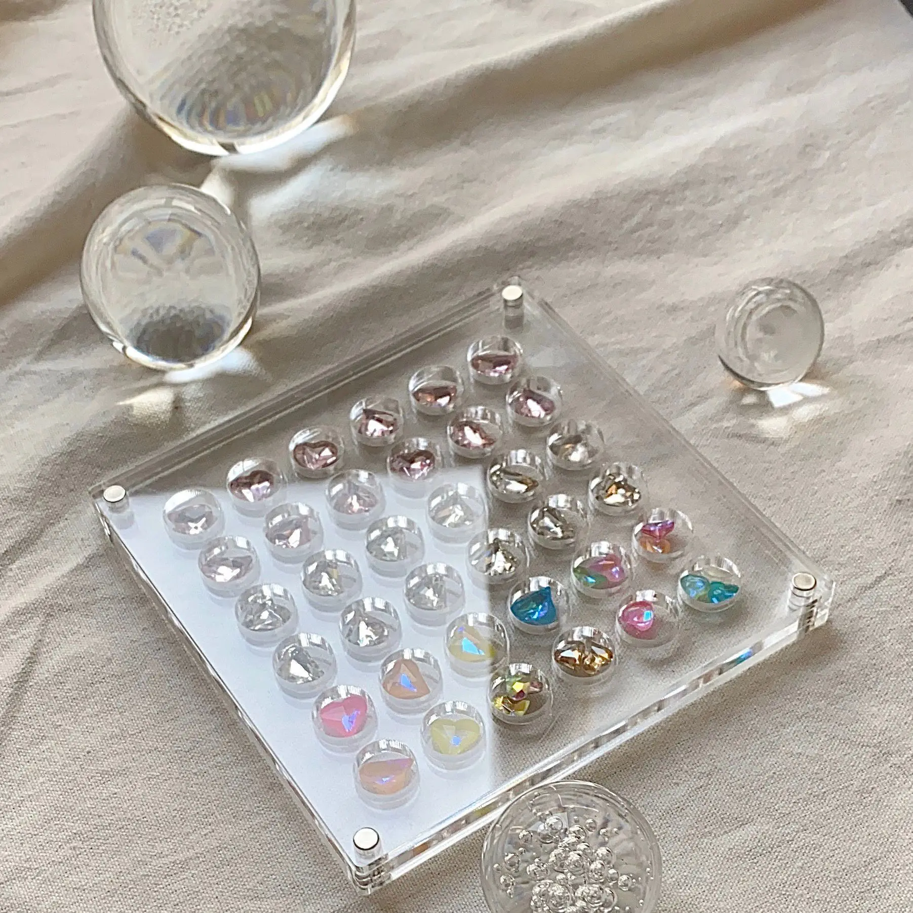Destly Heart square Circular Transparent Acrylic 64 Grid Jewelry Display Storage Box Magnetic Suction Drill Nail Art Case Bead
